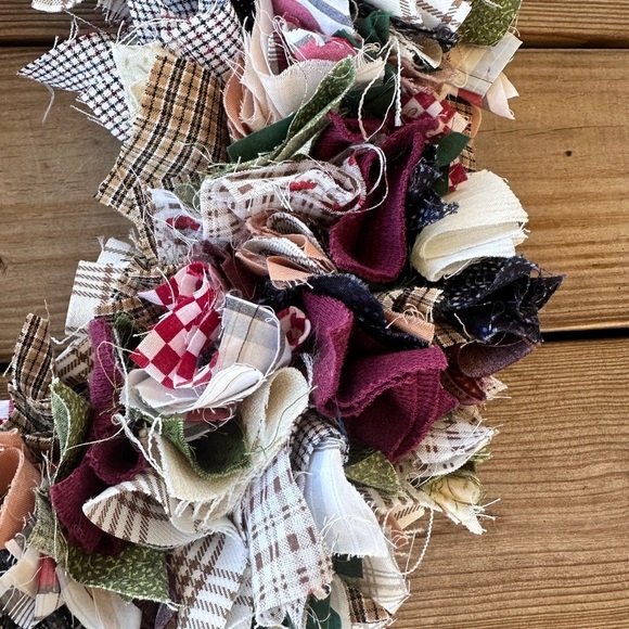 Handmade rag wreath - Picture 9 of 11